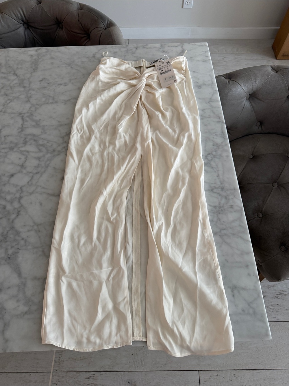Zara Cream Satin Like Twist-Front Maxi Skirt - Picture 6 of 8